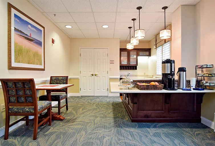 Lounge at Charter Senior Living of Newport News